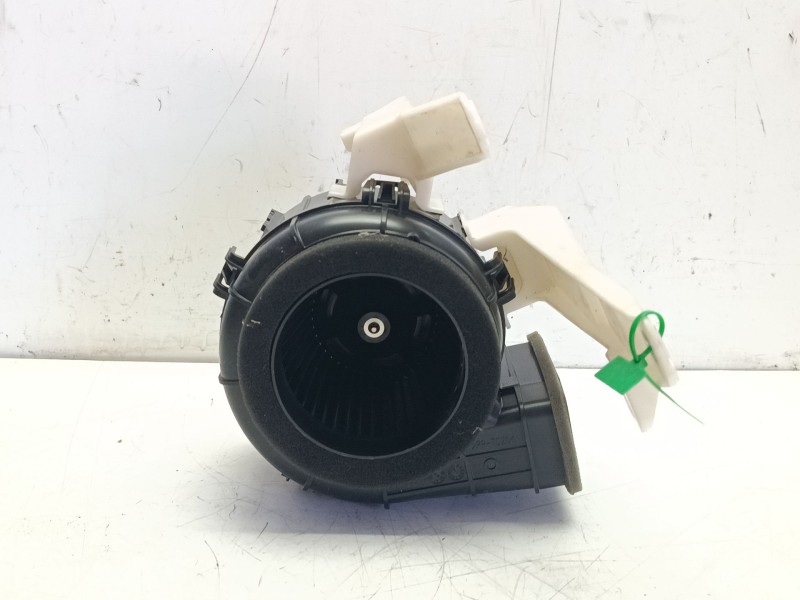Recambio de motor calefaccion para toyota yaris referencia OEM IAM 87103K0020  