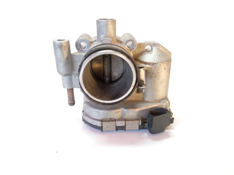 Recambio de caja mariposa para opel corsa c blue line referencia OEM IAM 280750133  