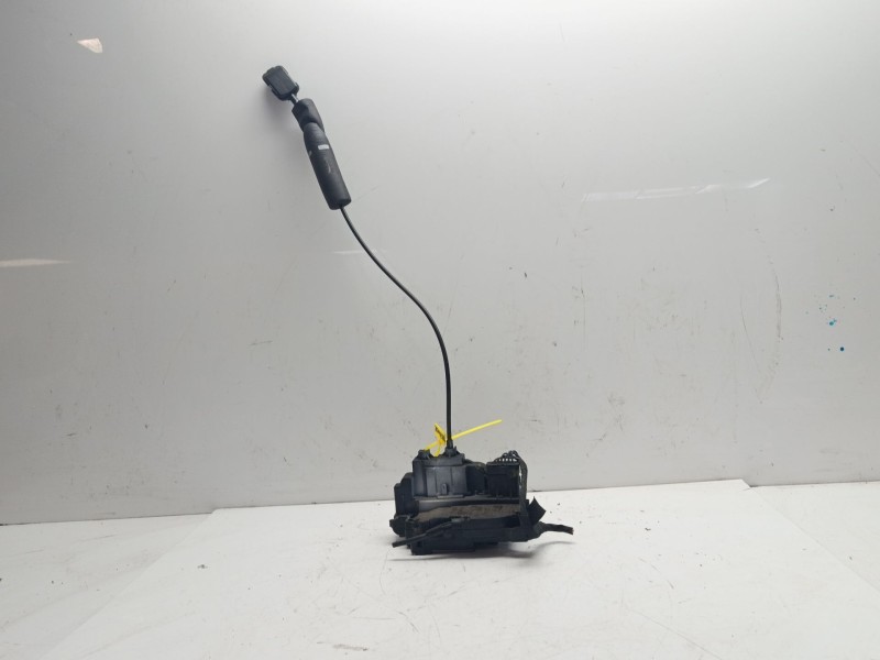 Recambio de cerradura puerta trasera derecha para renault scenic iii referencia OEM IAM 825020004R  