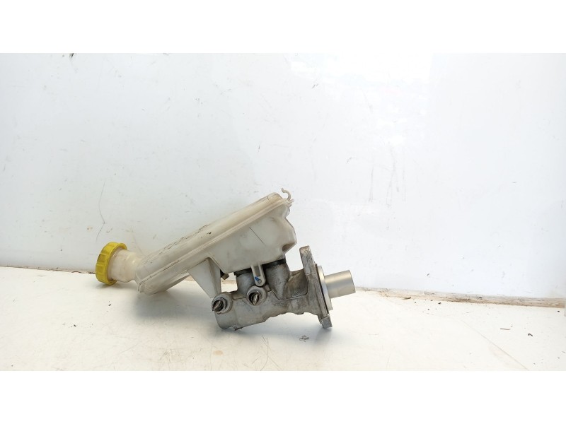 Recambio de bomba freno para peugeot 208 referencia OEM IAM 1643581380  