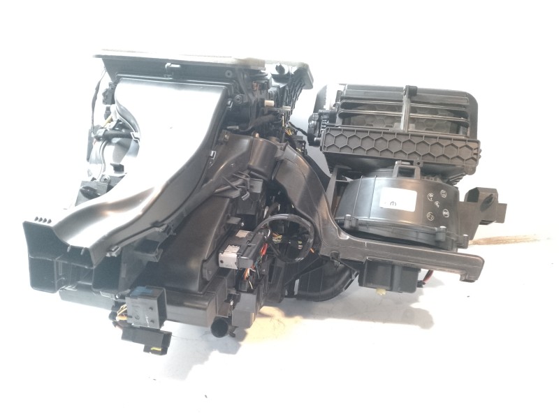 Recambio de calefaccion entera normal para jeep compass ii 2.0 m-jet cat referencia OEM IAM 68350325AB  