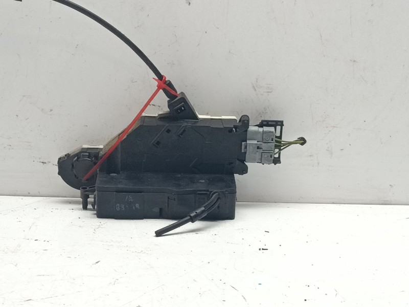 Recambio de cerradura puerta delantera derecha para renault scenic iii referencia OEM IAM 9136W2  