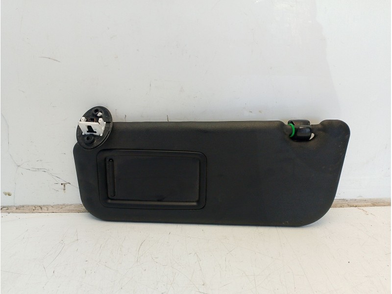 Recambio de parasol izquierdo para toyota yaris referencia OEM IAM 74320K0100C0  