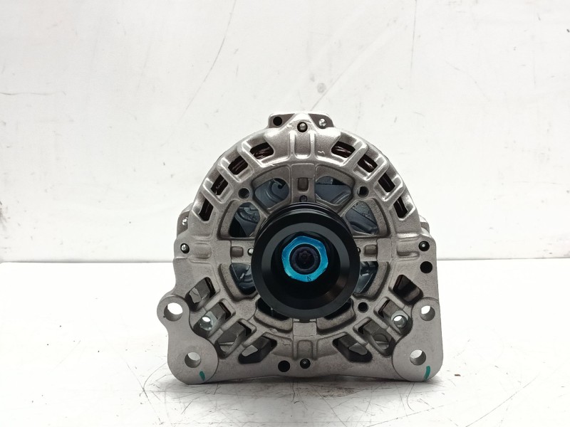 Recambio de alternador para skoda roomster (5j7) referencia OEM IAM 038903018R SG9B024RSEL 
