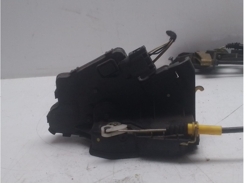 Recambio de cerradura puerta delantera derecha para bmw serie 3 berlina (e46) 320d referencia OEM IAM 51218253431  
