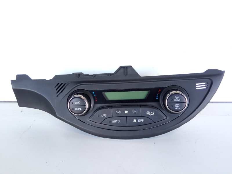 Recambio de mando calefaccion / aire acondicionado para toyota yaris hybrid active referencia OEM IAM 559000D810  