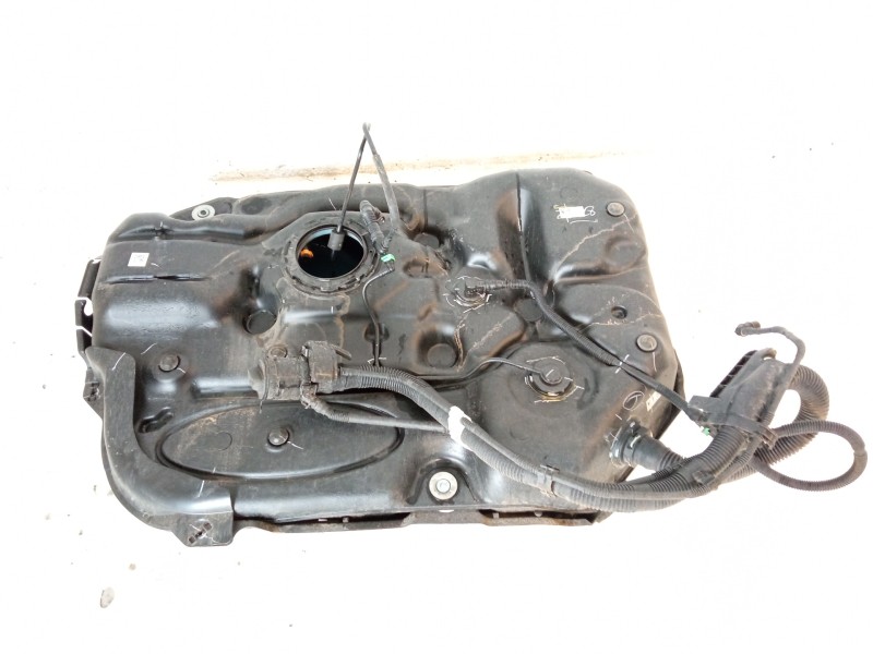 Recambio de deposito combustible para toyota rav4 referencia OEM IAM 7700142350 7710042610 