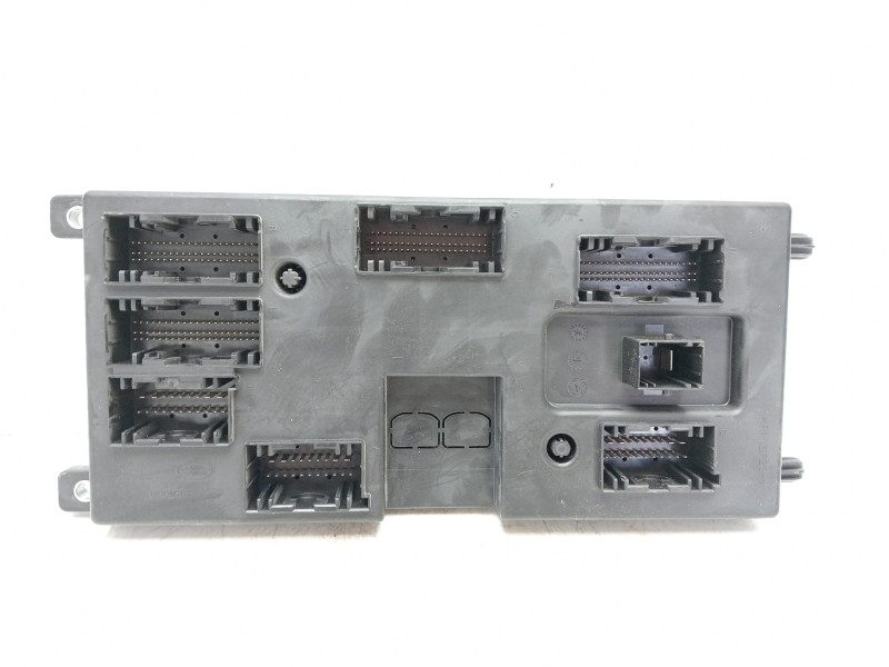 Recambio de caja reles / fusibles para land rover range rover velar velar referencia OEM IAM 475123465 JPLA14F041BG 