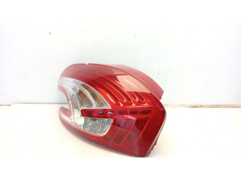 Recambio de piloto trasero izquierdo para peugeot 208 referencia OEM IAM 9672628280  