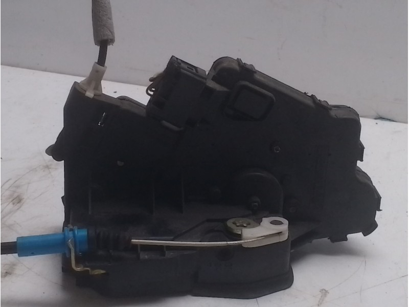 Recambio de cerradura puerta trasera izquierda para bmw serie 3 berlina (e46) 320i referencia OEM IAM 51227011309  