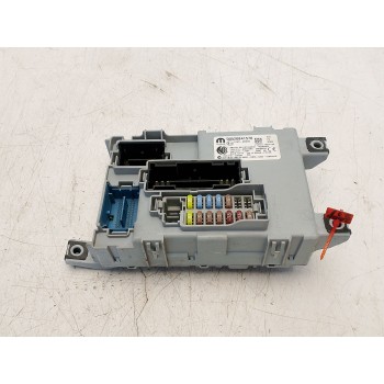 CAJA RELES / FUSIBLES 521121800 