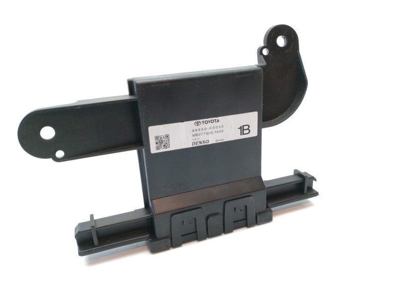 Recambio de centralita calefaccion para toyota yaris hybrid active referencia OEM IAM 88650K0050  