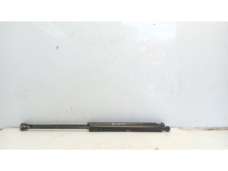 Recambio de amortiguadores maletero / porton para peugeot 208 referencia OEM IAM 9827758080  