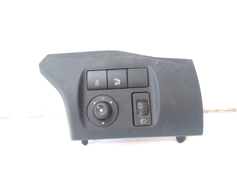Recambio de molduras delanteras para peugeot partner kombi 1.6 blue-hdi fap referencia OEM IAM 8231NN  