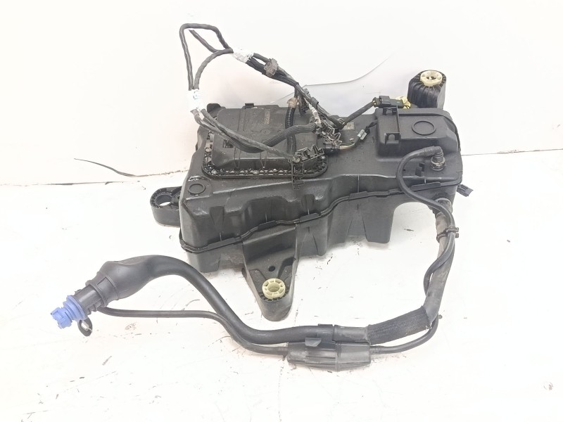 Recambio de deposito adblue para toyota proace verso referencia OEM IAM SU001B0976  
