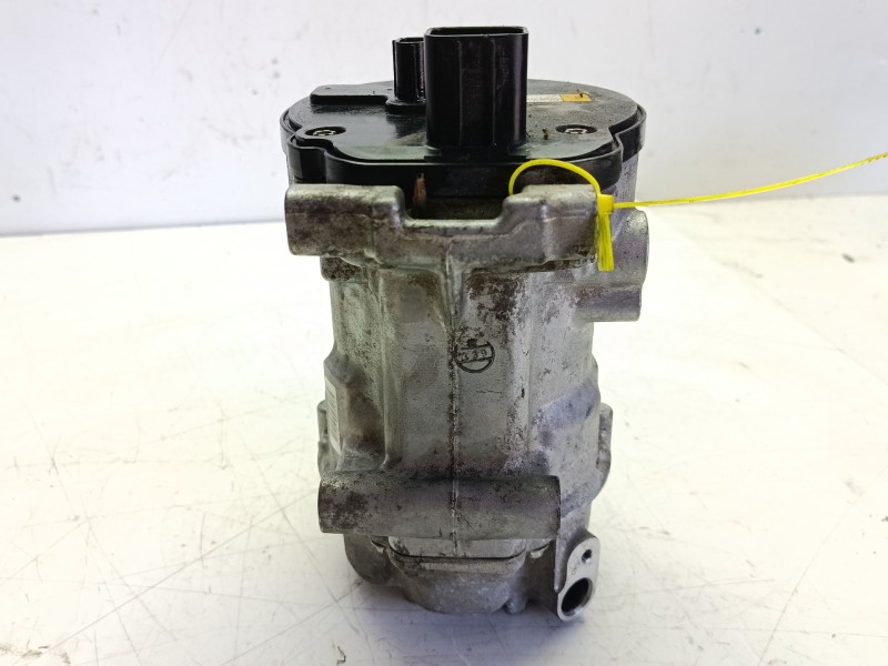Recambio de compresor aire acondicionado para toyota yaris active referencia OEM IAM 88370K0010  