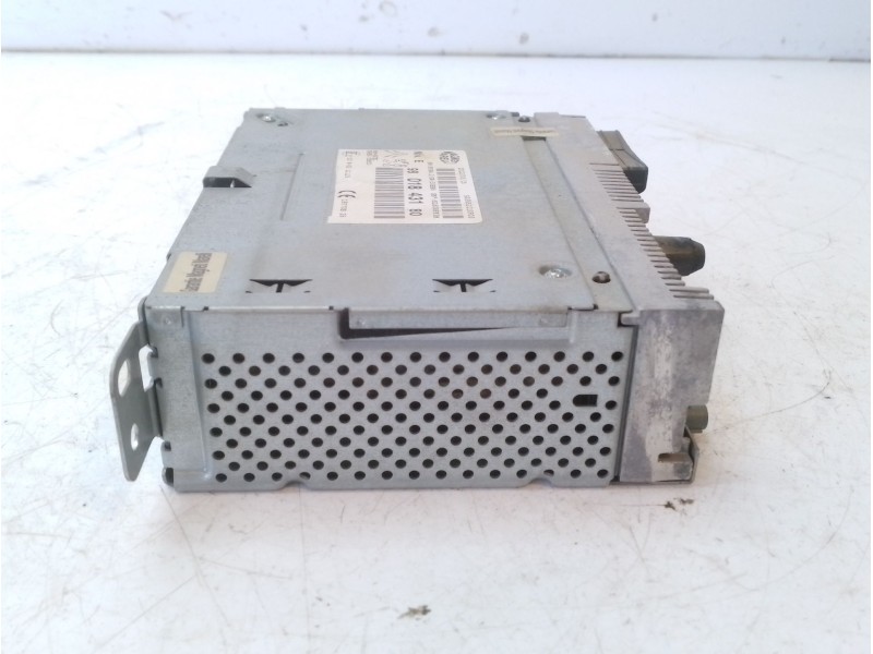 Recambio de sistema audio / radio cd para peugeot 208 referencia OEM IAM 9801843180  9801843180