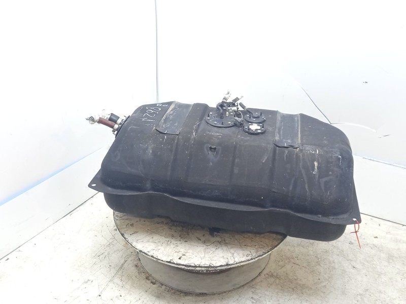 Recambio de deposito combustible para toyota land cruiser (j15) referencia OEM IAM 7700135A70  