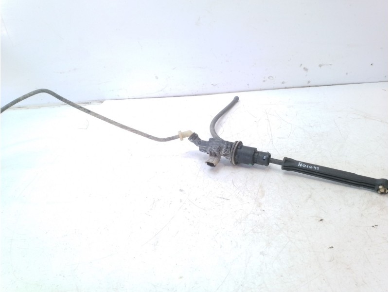 Recambio de bombin embrague para peugeot 208 referencia OEM IAM 9676533880  9676426880