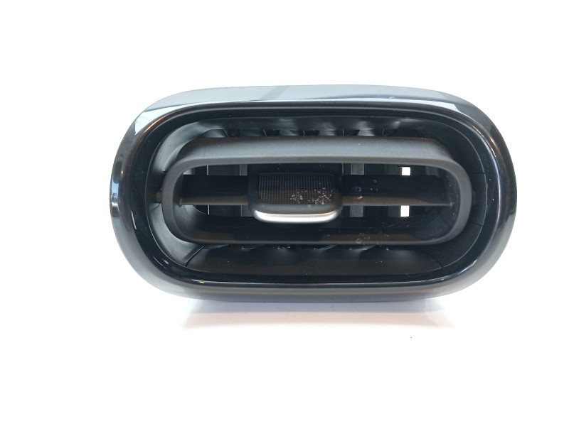 Recambio de rejilla aireadora para toyota yaris 1.5 16v cat referencia OEM IAM 55660K0070  