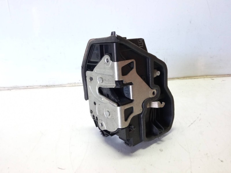 Recambio de cerradura puerta trasera izquierda para bmw x3 (e83) 2.0d referencia OEM IAM 51227202147  