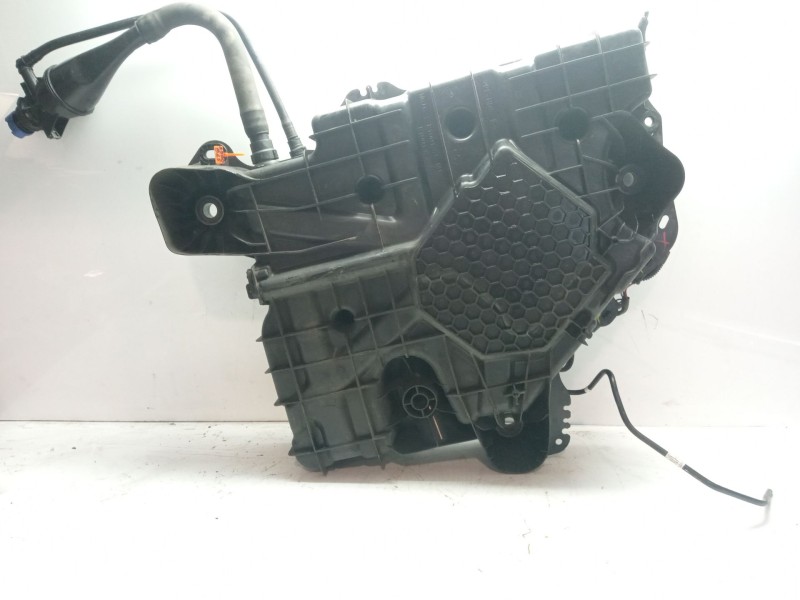 Recambio de deposito adblue para toyota proace furgoneta (mdz_) 1.6 d4d (mdz2) referencia OEM IAM SU001C4209 P1001375 