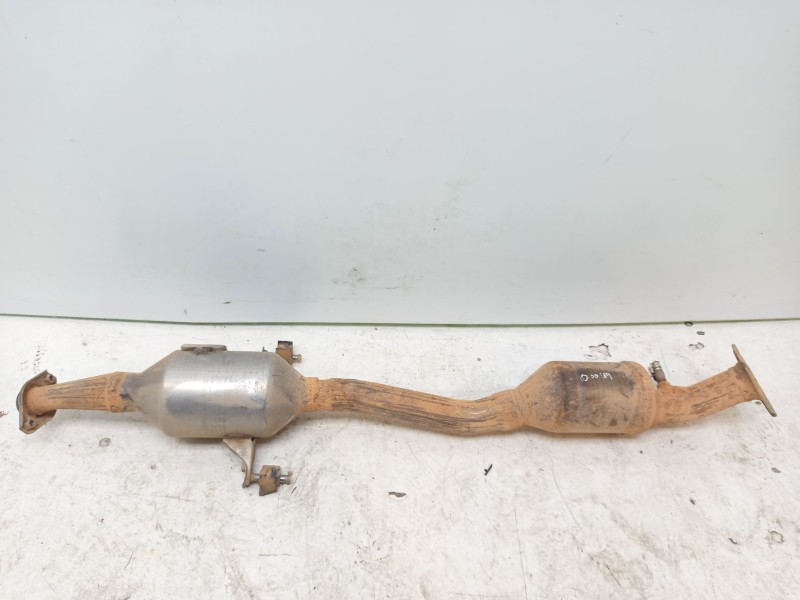 Recambio de tubo escape delantero para toyota c-hr referencia OEM IAM 174100TJ10  