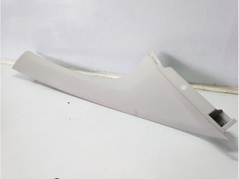 Recambio de moldura para toyota proace verso l2 family referencia OEM IAM 9816488477  