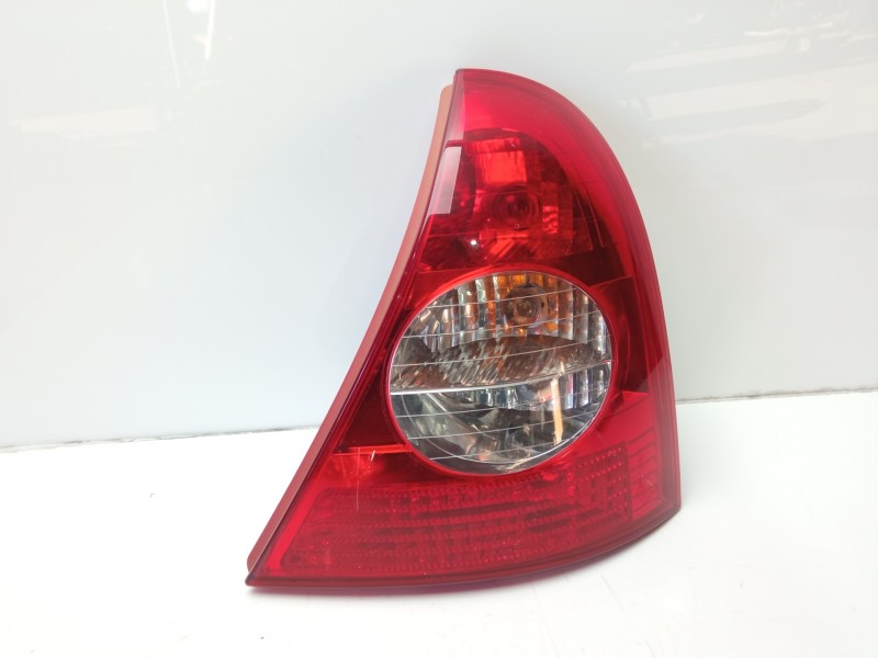 Recambio de piloto trasero derecho para renault clio ii fase ii (b/cb0) campus referencia OEM IAM 8200071414  