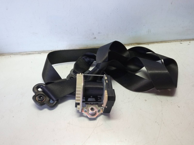 Recambio de cinturon seguridad delantero derecho para ford focus lim. (cb4) referencia OEM IAM 33040326  