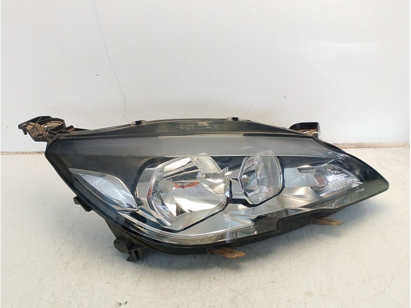 Recambio de faro derecho para peugeot 308 access referencia OEM IAM 9677522980  