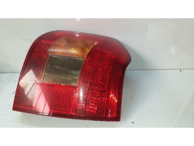 Recambio de piloto trasero derecho para toyota corolla (e12) 1.4 16v cat referencia OEM IAM 8155113610  