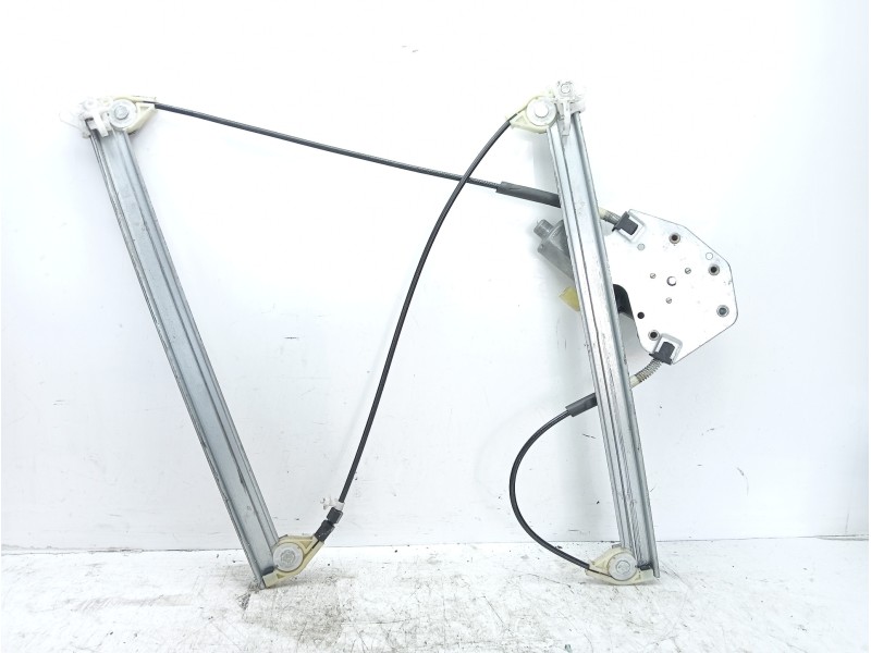 Recambio de elevalunas trasero derecho para bmw serie 3 berlina (e46) 320d referencia OEM IAM 67628362064  