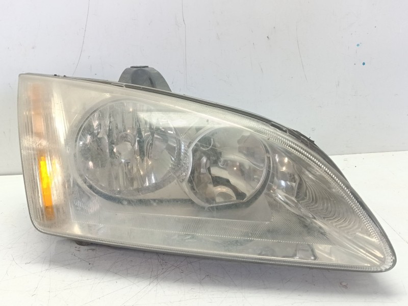 Recambio de faro derecho para ford focus berlina (cap) referencia OEM IAM 1480979  