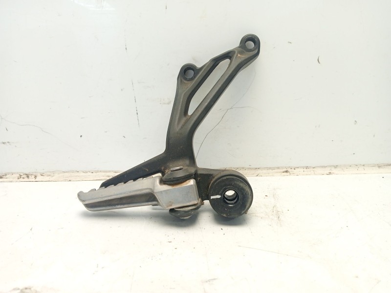 Recambio de estribo para kawasaki z (900cc - ) z 900 (zr900pa2, zr900ha2, zr900da2) referencia OEM IAM 35063A  