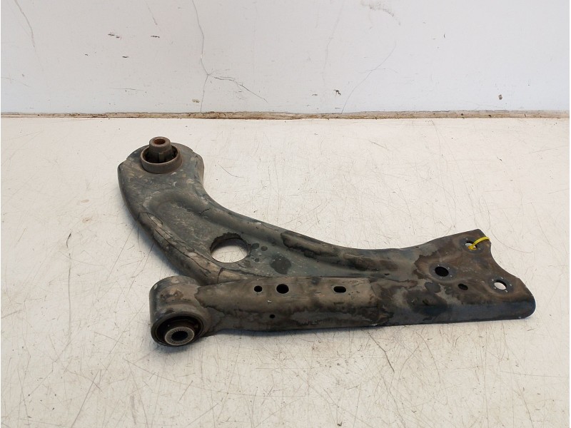 Recambio de brazo suspension inferior delantero derecho para peugeot 308 access referencia OEM IAM 9678311280  