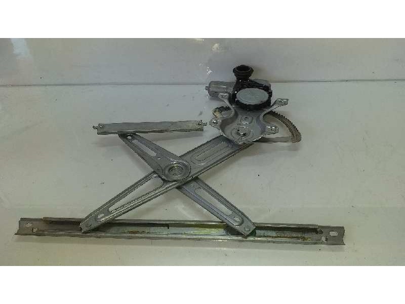 Recambio de elevalunas delantero izquierdo para toyota yaris (_p13_) 1.0 (ksp130_) referencia OEM IAM 857200D210 0620202155 