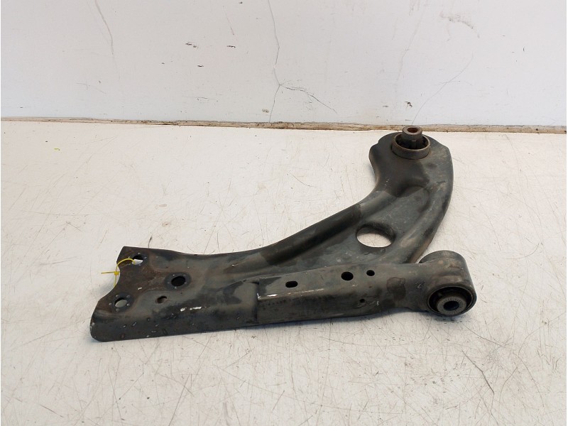 Recambio de brazo suspension inferior delantero izquierdo para peugeot 308 access referencia OEM IAM 9678311380  