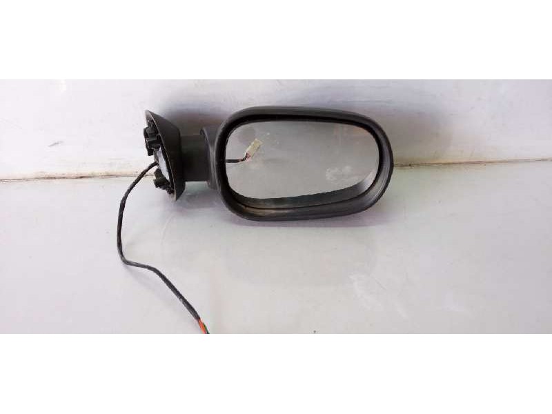Recambio de retrovisor derecho para dacia logan laureate referencia OEM IAM 8200240597  