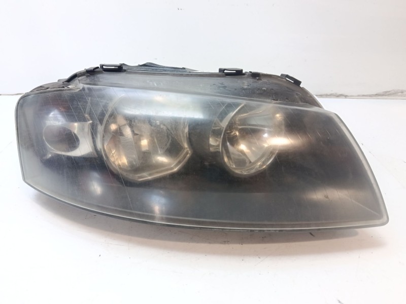 Recambio de faro derecho para audi a3 sportback (8pa) 2.0 tdi referencia OEM IAM 8P0941004K  0301206202