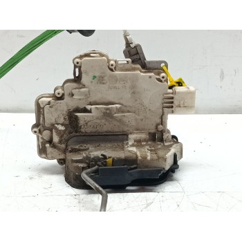 CERRADURA PUERTA TRASERA DERECHA 4F0839015 