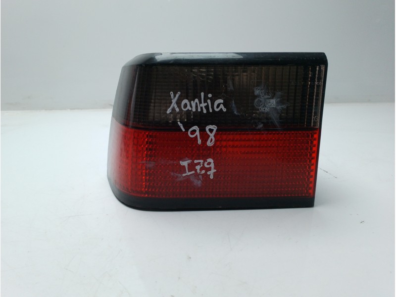 Recambio de piloto trasero izquierdo para citroën xantia berlina 2.0 hdi 90/109 sx referencia OEM IAM   