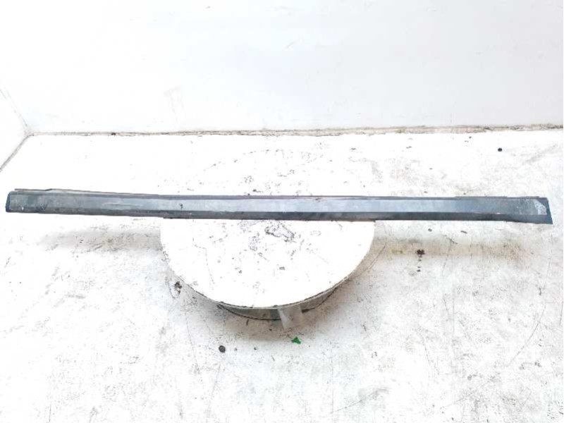 Recambio de moldura para kia sorento 2.4 16v ex referencia OEM IAM 87752C5000  
