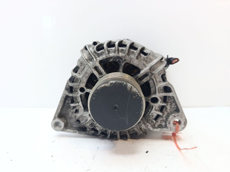 Recambio de alternador para kia cee´d hatchback (ed) 1.6 crdi 90 referencia OEM IAM 373002A500  