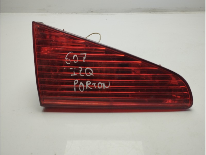 Recambio de piloto trasero central para peugeot 607 (s1) básico referencia OEM IAM   