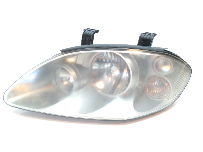 Recambio de faro izquierdo para ssangyong rodius 2.7 turbodiesel cat referencia OEM IAM 8310121303  