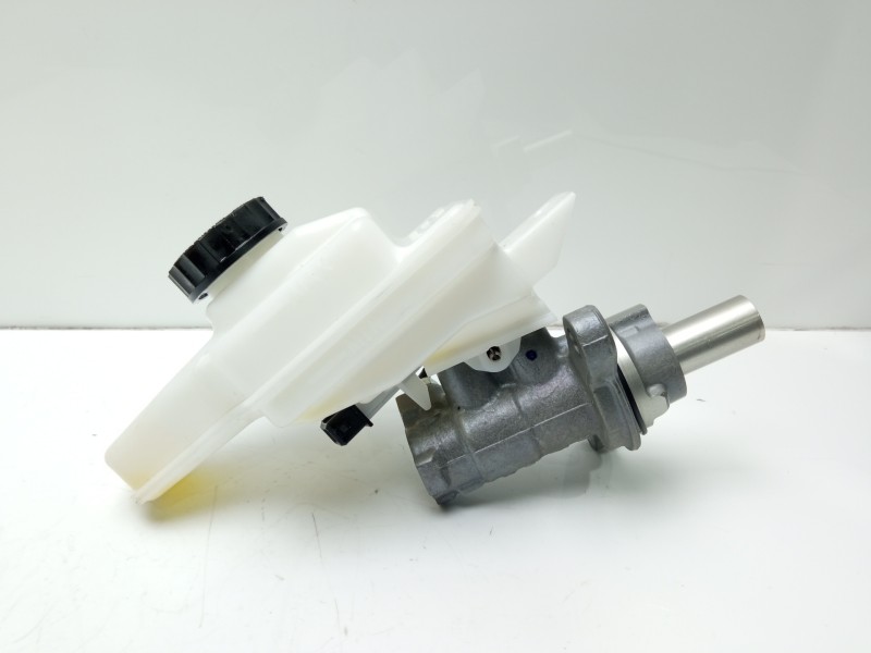 Recambio de bomba freno para toyota yaris 1.5 16v cat referencia OEM IAM 47201K9005 0204850452 