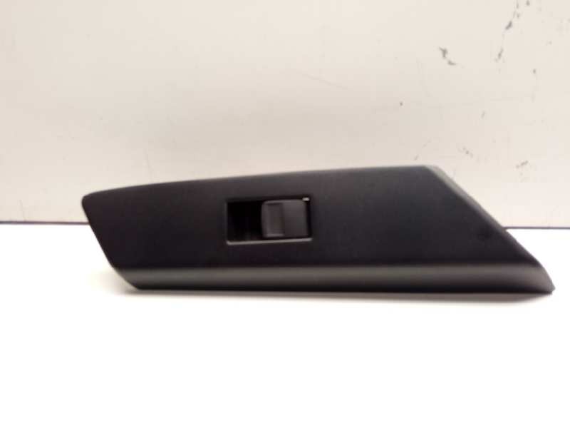Recambio de mando elevalunas trasero derecho para toyota rav 4 advance hybrid referencia OEM IAM 7427142070  