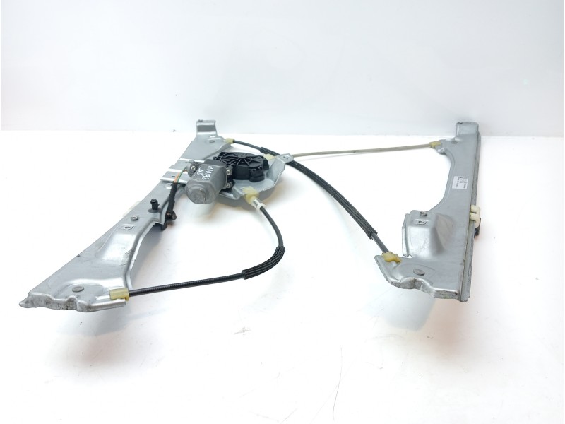 Recambio de elevalunas delantero derecho para renault clio iii 1.2 16v referencia OEM IAM 8200291147C  