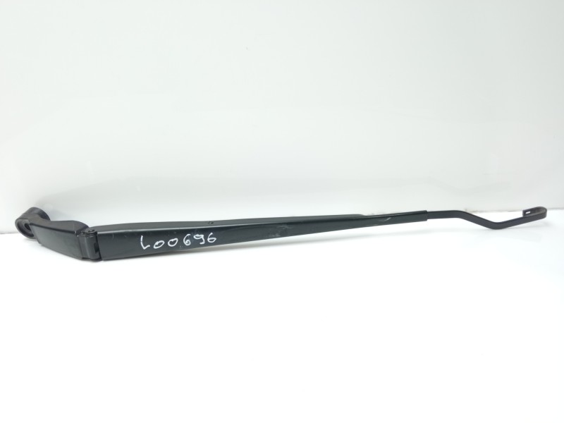 Recambio de brazo limpia delantero izquierdo para toyota yaris active referencia OEM IAM 85221K0020  